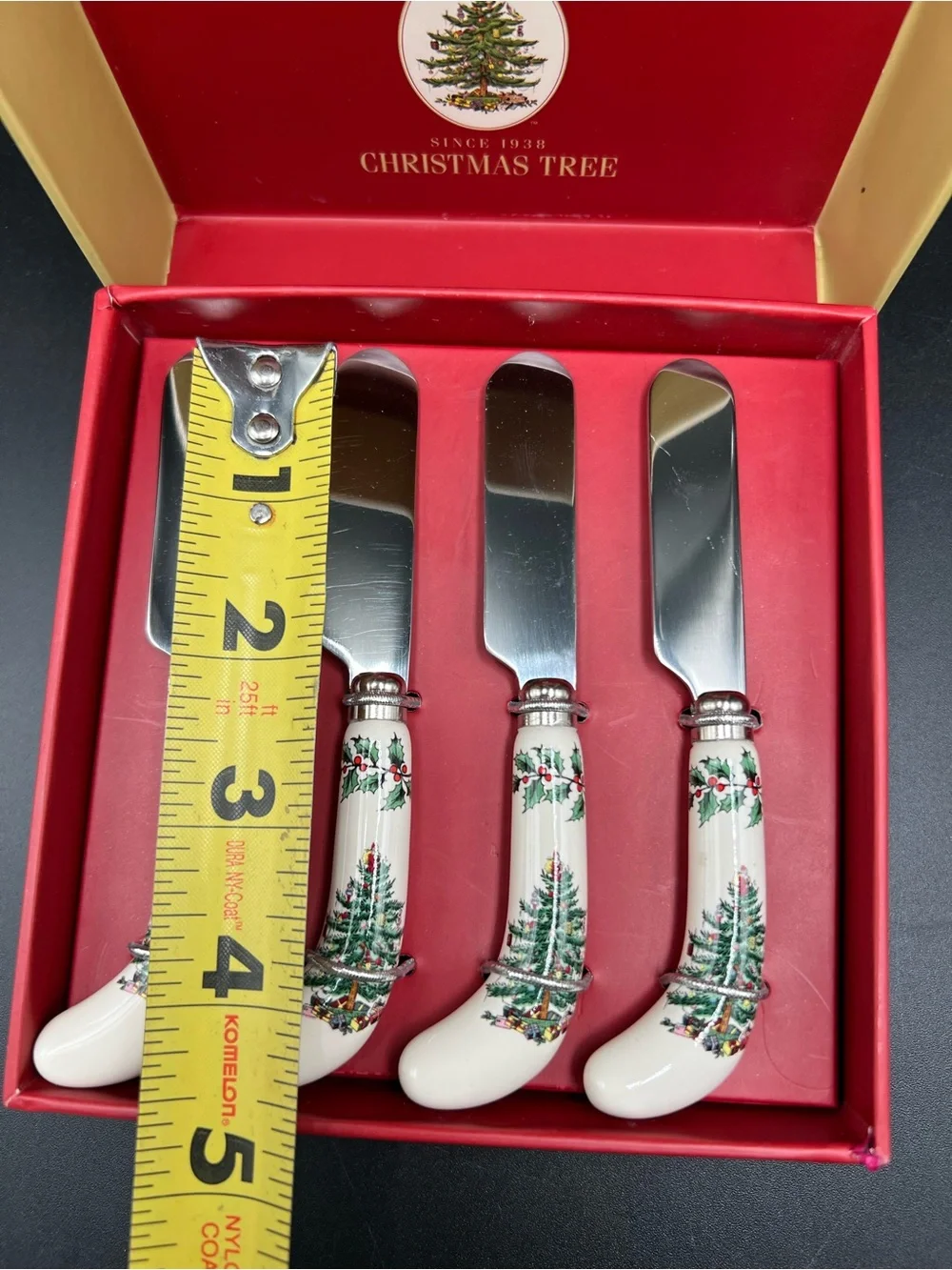 Spode Christmas Tree Set of 4 Spreaders Holiday Appetizer Spreaders NEW